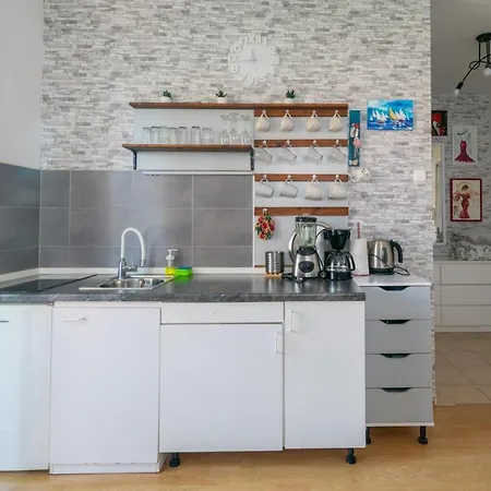 アパート By The Sea - 19336 ザダル